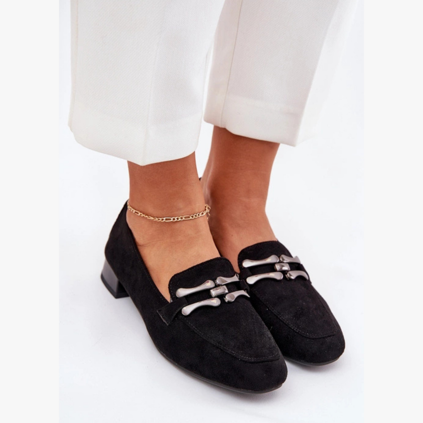 Loafers élégance confort, petit talon et boucle métallique