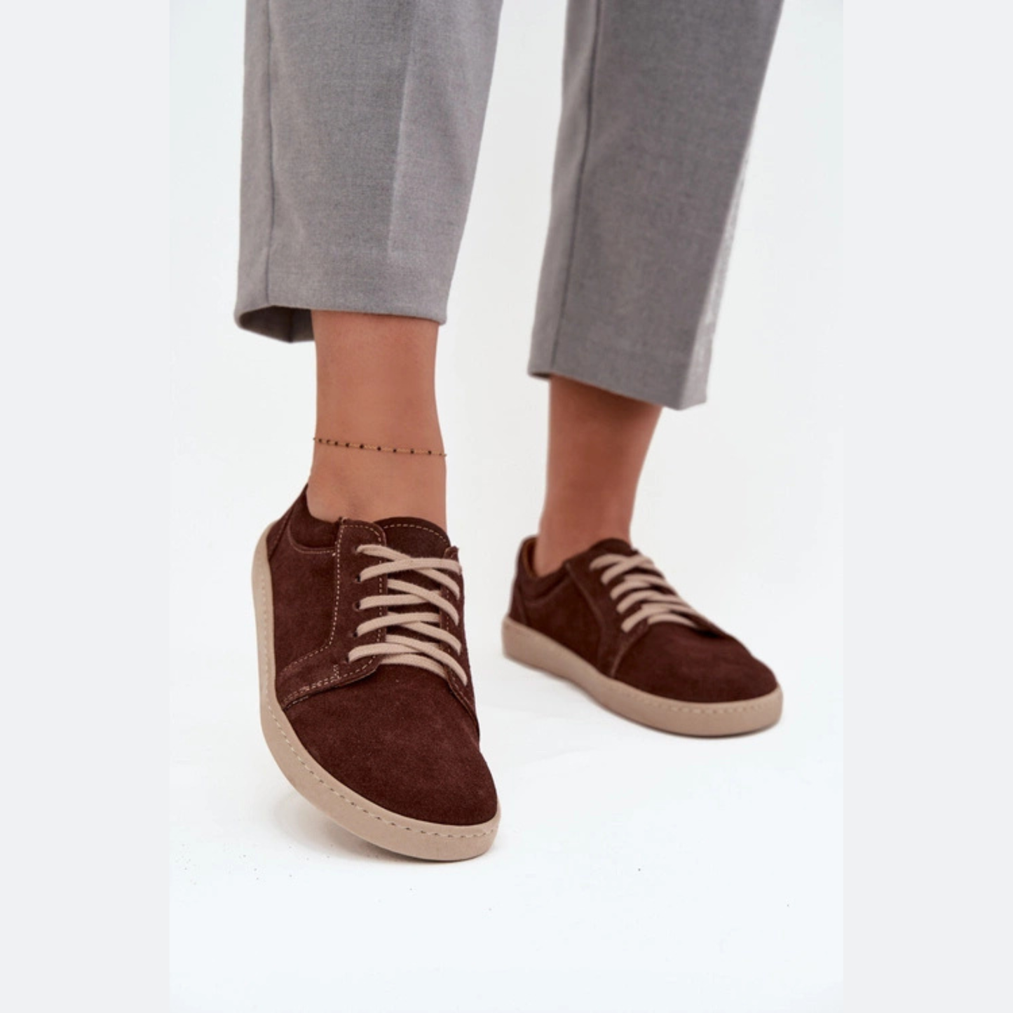 Baskets Féminines en Cuir – L’Alliance du Confort et du Style