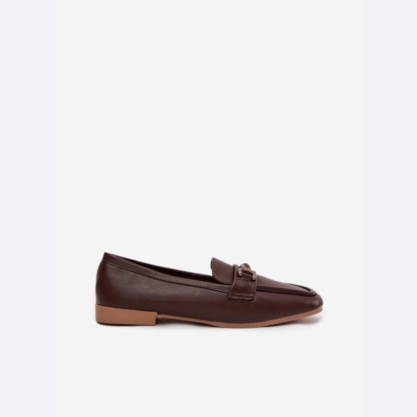 Mocassins élégants avec bijoux métalliques