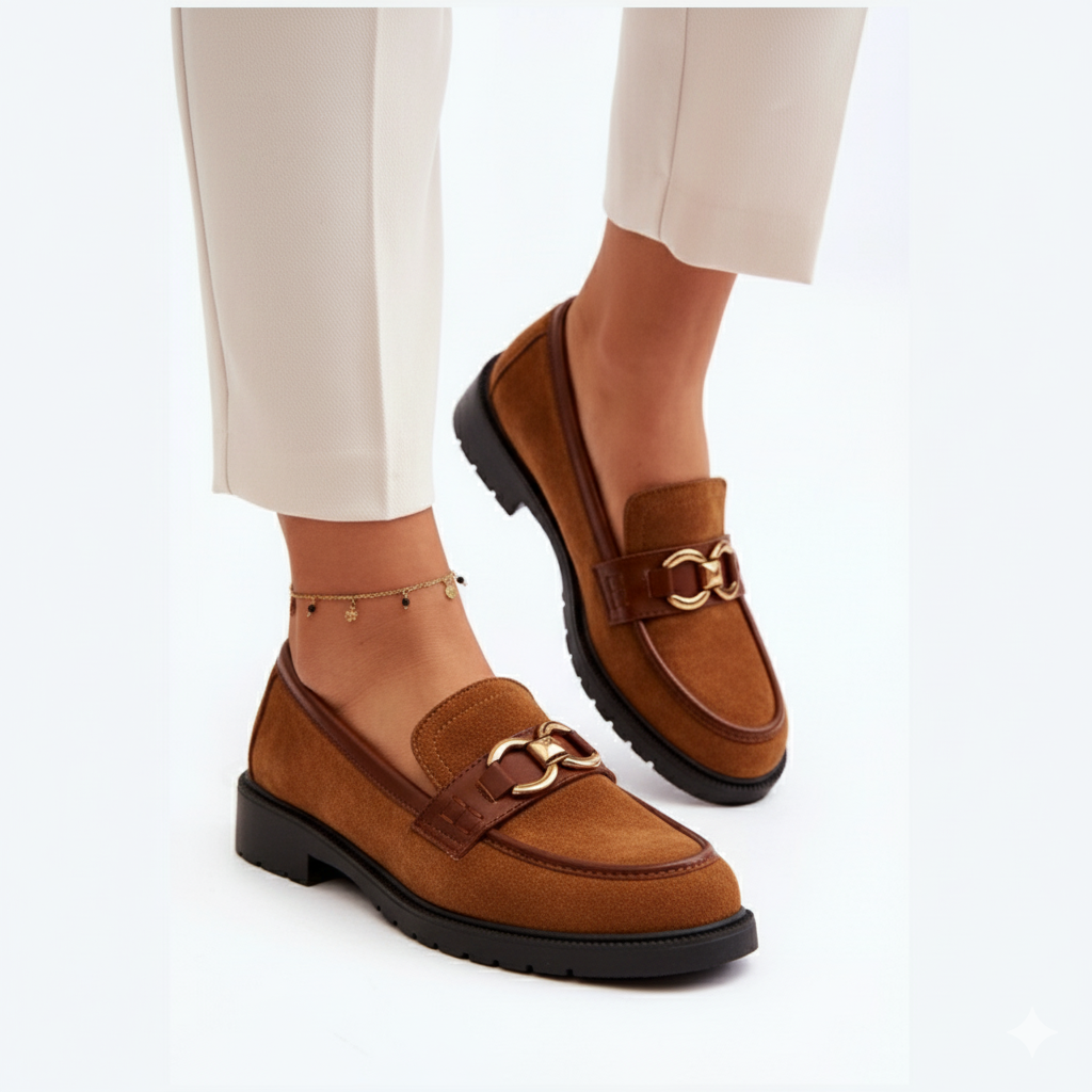 Loafers femmes –classique avec talon bas et boucle dorée