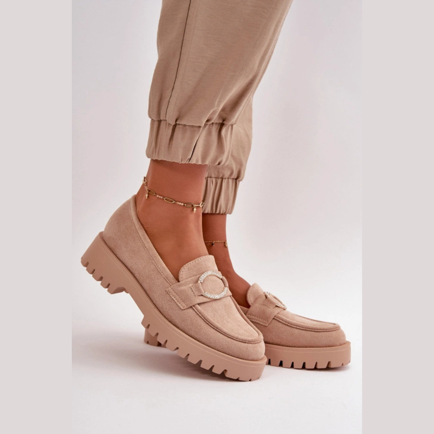 Loafers femmes – en cuir avec boucle métallique ronde