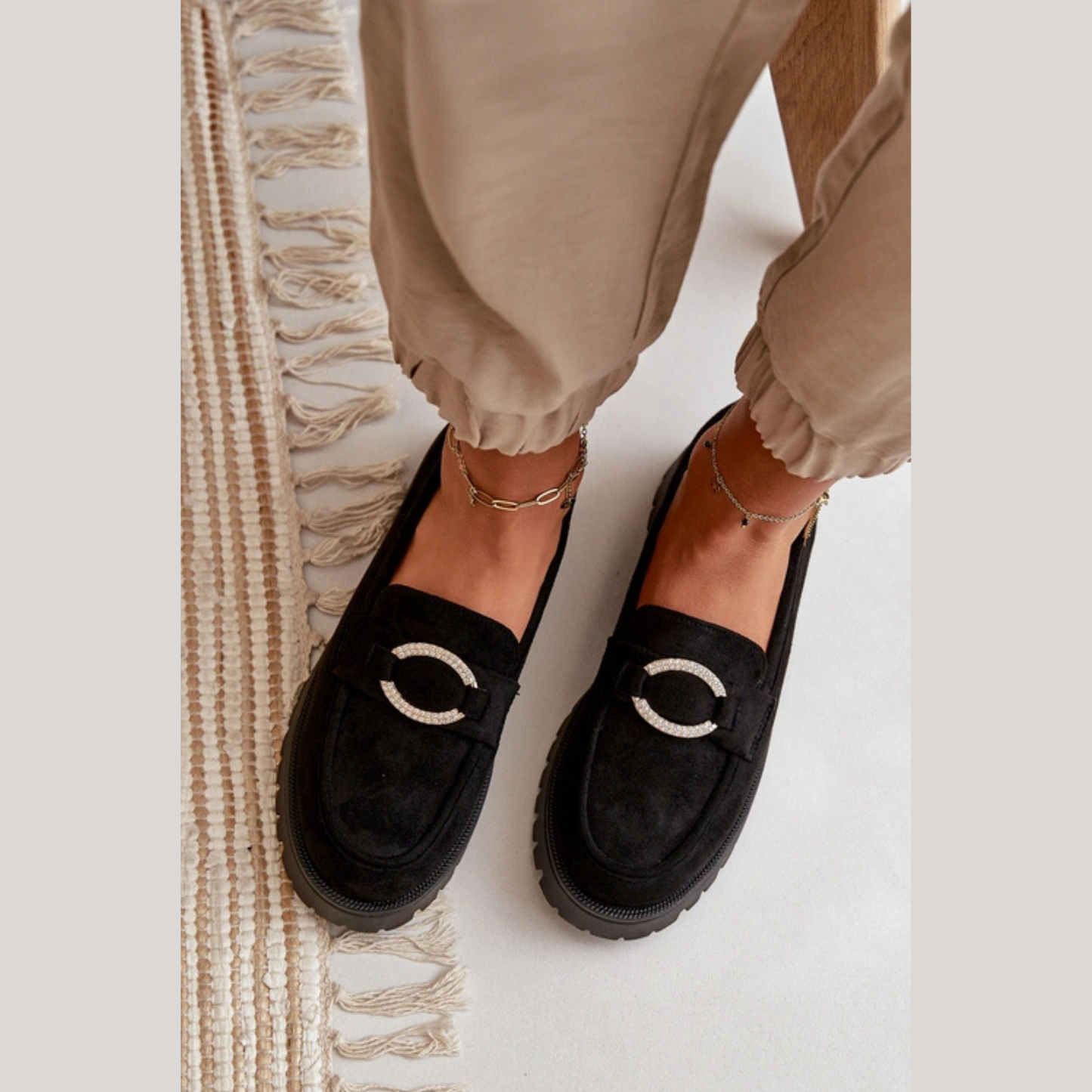 Loafers femmes – en cuir avec boucle métallique ronde