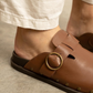 Sabots cuir détails métalliques – Élégance et simplicité