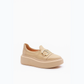 Loafer féminin moderne orné d’une boucle métallique