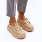Loafer féminin moderne orné d’une boucle métallique