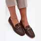 Mocassins élégants avec bijoux métalliques