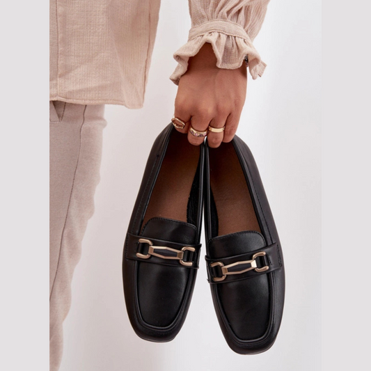 Mocassins élégants avec bijoux métalliques