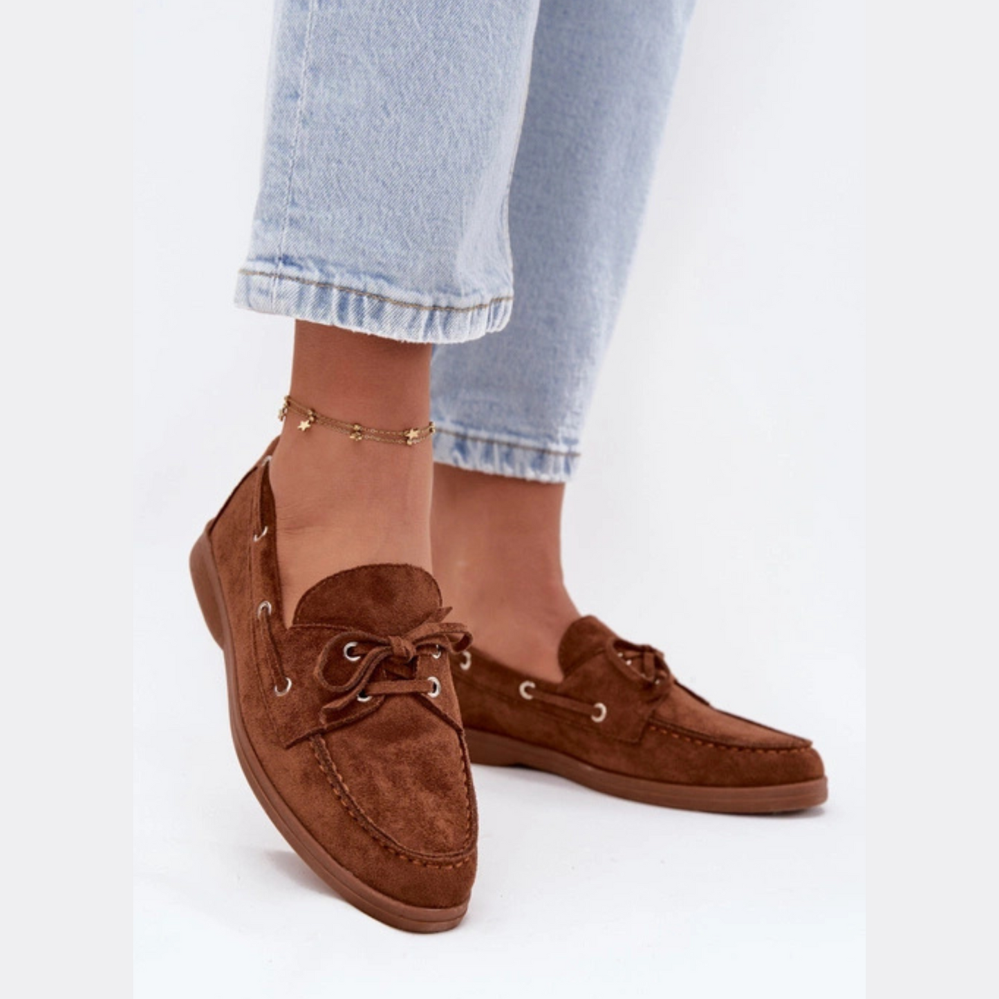 Mocassins à lacets avec œillets argentés