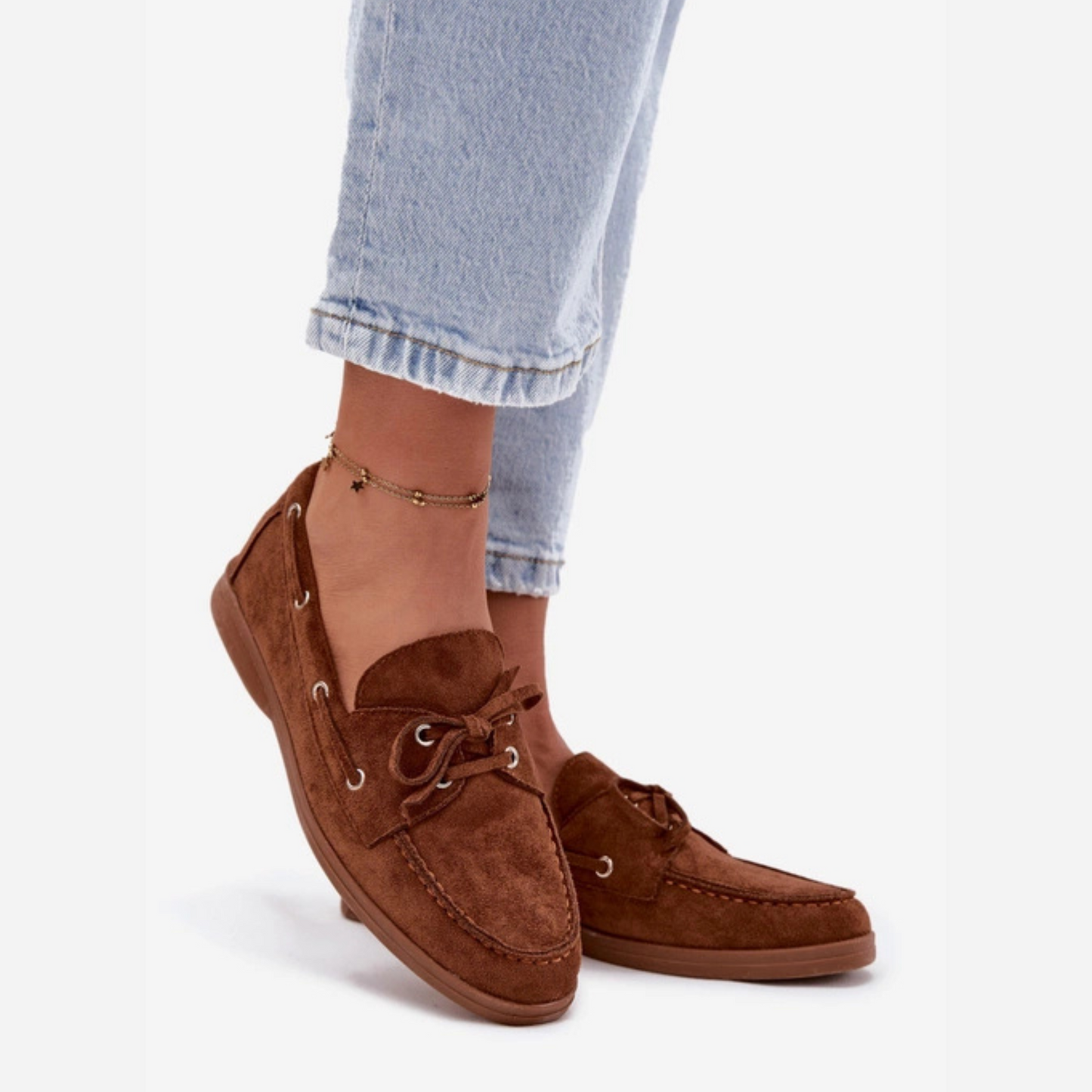 Mocassins à lacets avec œillets argentés