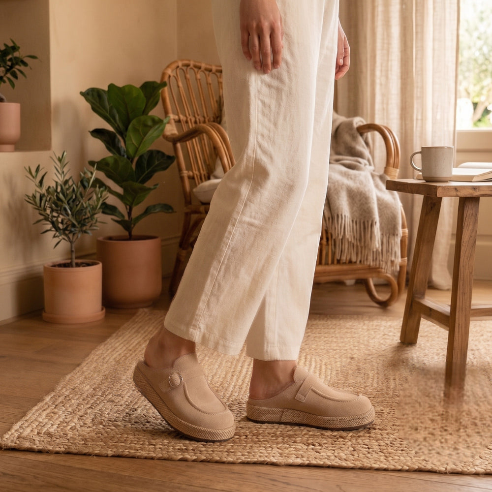 Sabots Femme à Détails Métalliques – Chic et Féminin