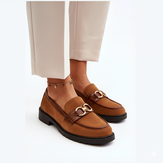 Loafers femmes –classique avec talon bas et boucle dorée